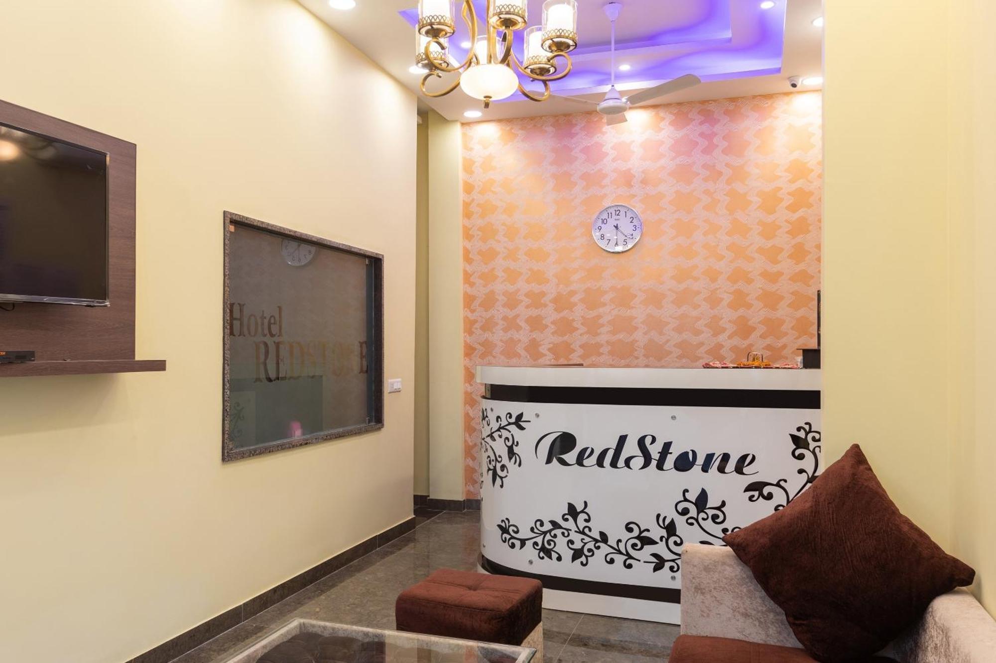 Super Oyo Hotel O Red Stone Inn Yeni Delhi Dış mekan fotoğraf