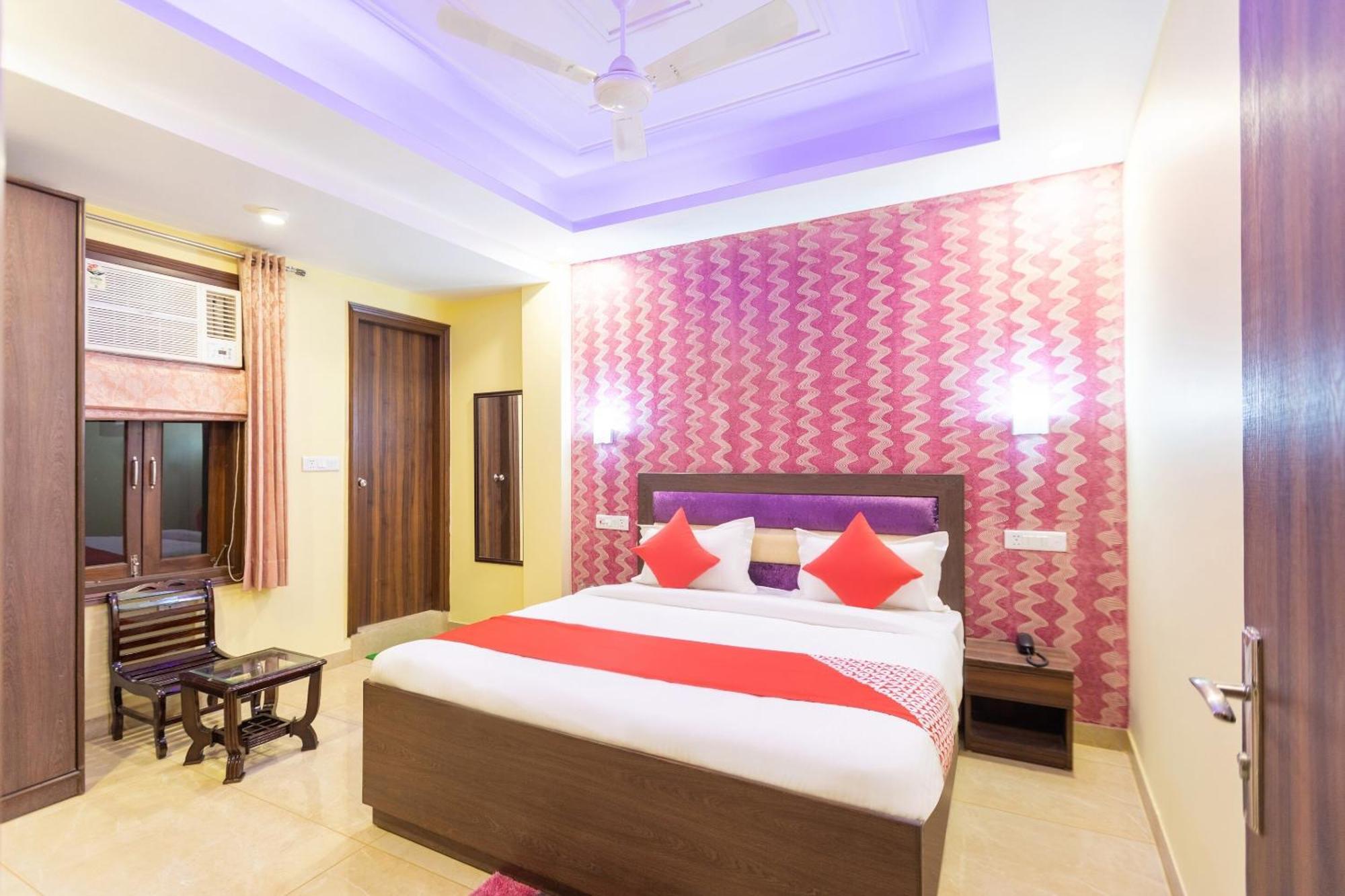 Super Oyo Hotel O Red Stone Inn Yeni Delhi Dış mekan fotoğraf