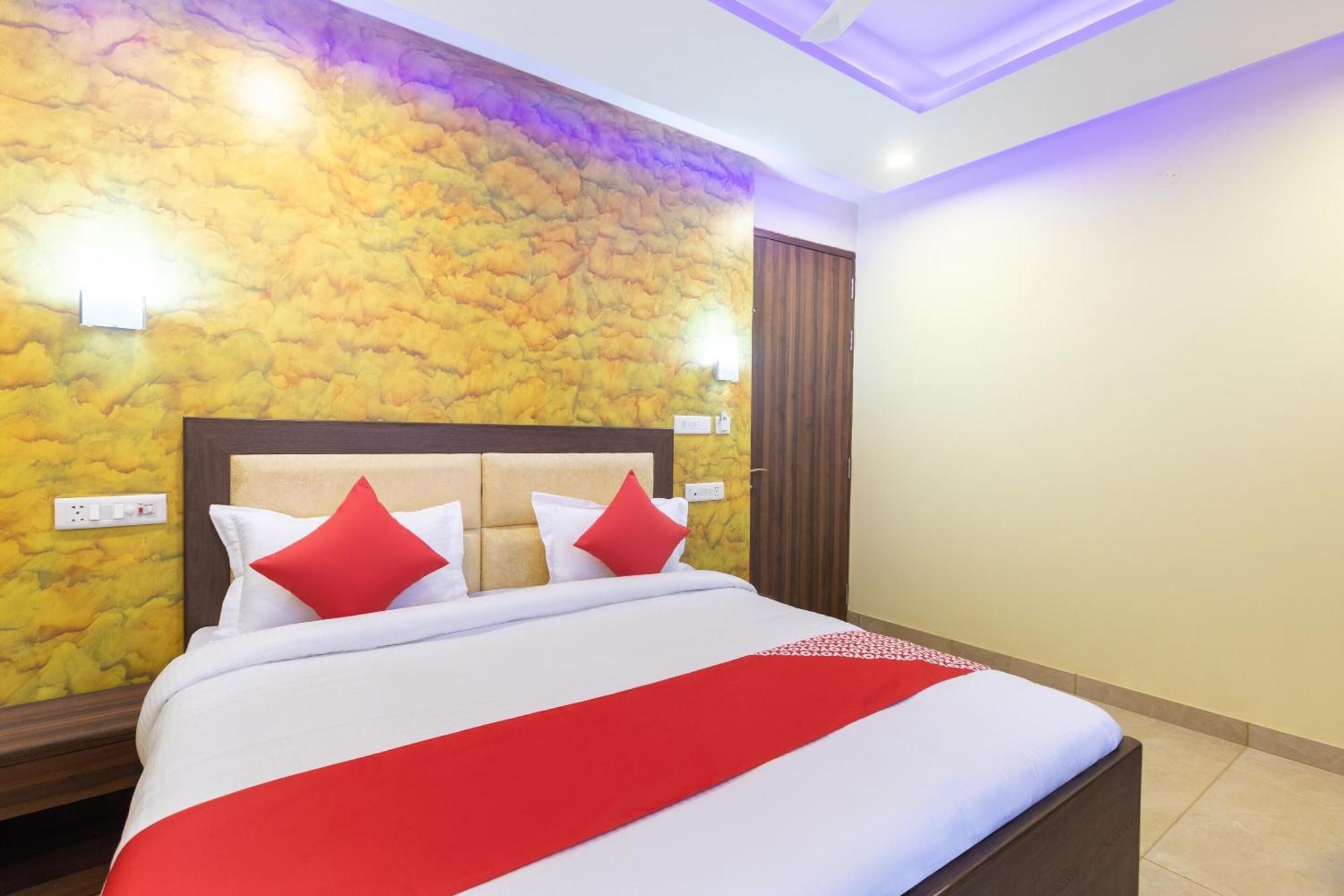 Super Oyo Hotel O Red Stone Inn Yeni Delhi Dış mekan fotoğraf